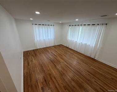 58 Amherst Lane - Photo Thumbnail 3
