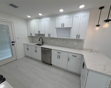 58 Amherst Lane - Photo Thumbnail 2