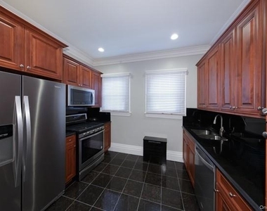 25 Trinity Place - Photo Thumbnail 1