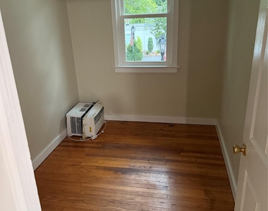 70 Westchester Avenue - Photo Thumbnail 9