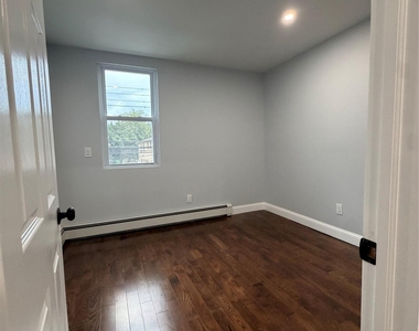 21704 135th Avenue - Photo Thumbnail 8