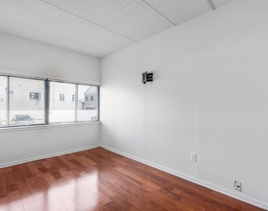 142 Main Street - Photo Thumbnail 7