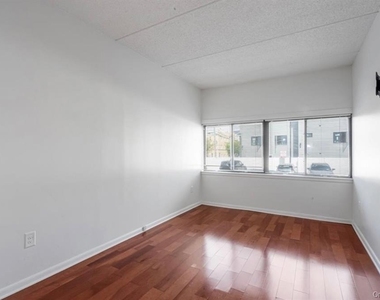 142 Main Street - Photo Thumbnail 9