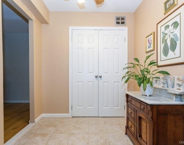 22 N Forest Avenue - Photo Thumbnail 4