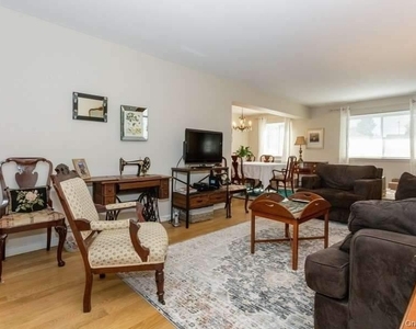 22 N Forest Avenue - Photo Thumbnail 10
