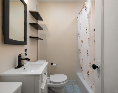 12 Ingersoll Street - Photo Thumbnail 13
