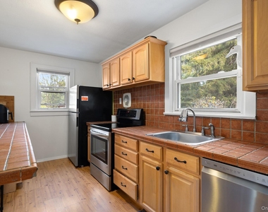 12 Ingersoll Street - Photo Thumbnail 11