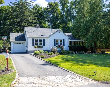 12 Ingersoll Street - Photo Thumbnail 1