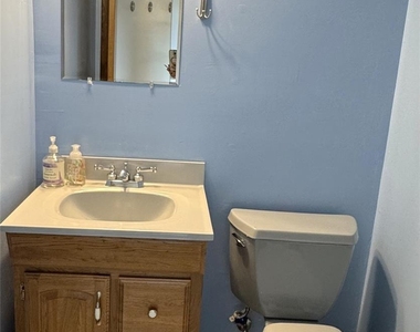 17 Brooks Lane - Photo Thumbnail 7