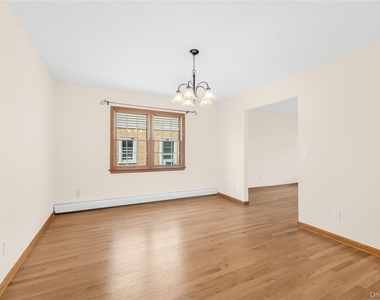 99 Clarendon Avenue - Photo Thumbnail 7