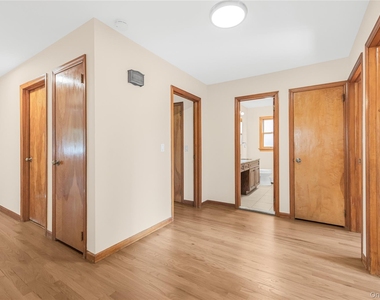 99 Clarendon Avenue - Photo Thumbnail 3