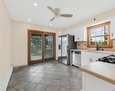 99 Clarendon Avenue - Photo Thumbnail 8