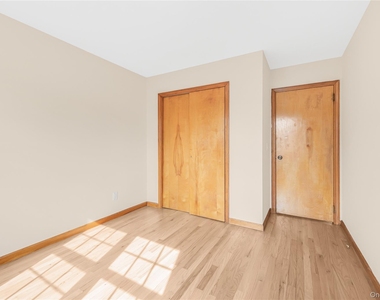 99 Clarendon Avenue - Photo Thumbnail 20