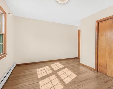 99 Clarendon Avenue - Photo Thumbnail 18