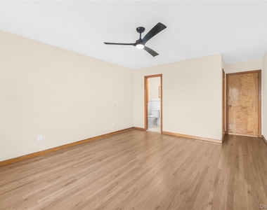 99 Clarendon Avenue - Photo Thumbnail 15