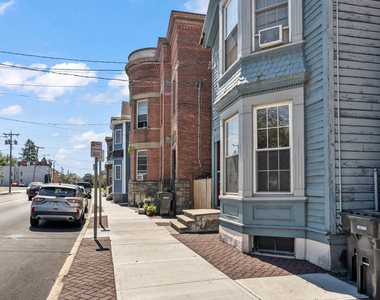 89 2nd Avenue - Photo Thumbnail 34