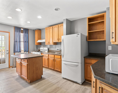 89 2nd Avenue - Photo Thumbnail 15
