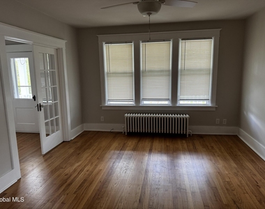 122 Pinewoods Avenue - Photo Thumbnail 5