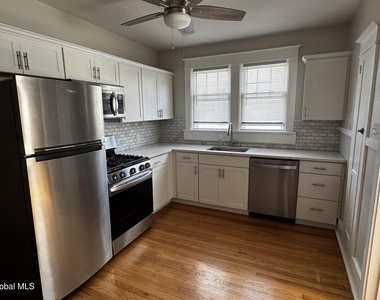 122 Pinewoods Avenue - Photo Thumbnail 13