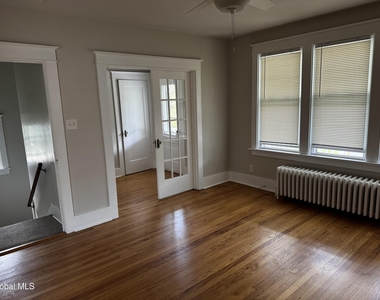 122 Pinewoods Avenue - Photo Thumbnail 4