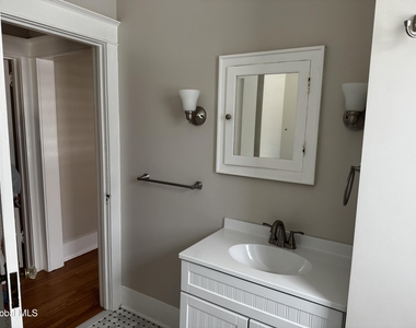 122 Pinewoods Avenue - Photo Thumbnail 12