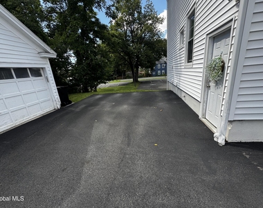 122 Pinewoods Avenue - Photo Thumbnail 15