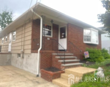 47 South Walnut Avenue - Photo Thumbnail 2