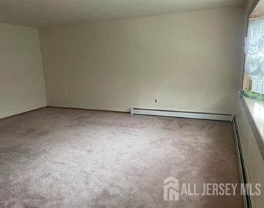 47 South Walnut Avenue - Photo Thumbnail 4