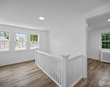 5 Monument Avenue - Photo Thumbnail 20