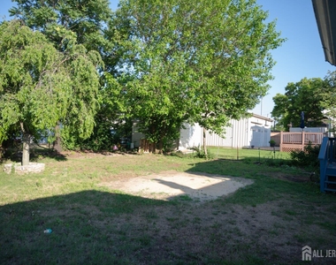 101 Perry Street - Photo Thumbnail 9