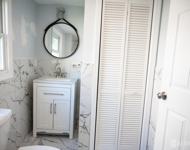 101 Perry Street - Photo Thumbnail 8