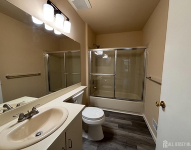 279 Kempsey Drive - Photo Thumbnail 10