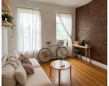 814 Marcy Avenue - Photo Thumbnail 2