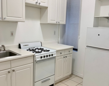 224 E 27th Street - Photo Thumbnail 5