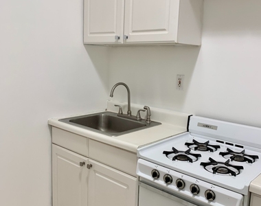 224 E 27th Street - Photo Thumbnail 6