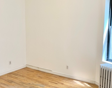 224 E 27th Street - Photo Thumbnail 2