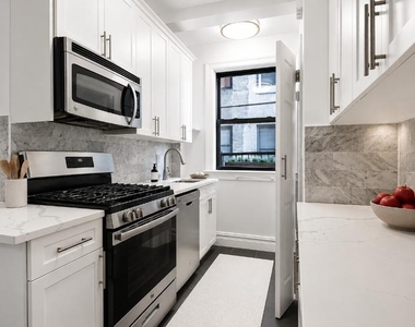 27 W 96th Street - Photo Thumbnail 2