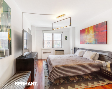 301 E 63rd Street - Photo Thumbnail 4