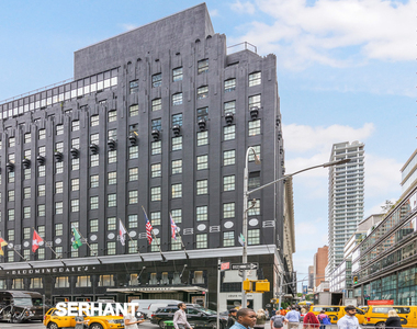 301 E 63rd Street - Photo Thumbnail 20