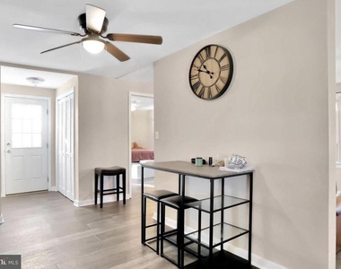 316 W 9th Street - Photo Thumbnail 9