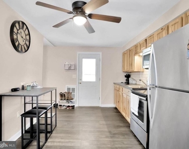 316 W 9th Street - Photo Thumbnail 14