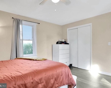 316 W 9th Street - Photo Thumbnail 12