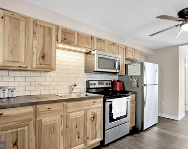 316 W 9th Street - Photo Thumbnail 2