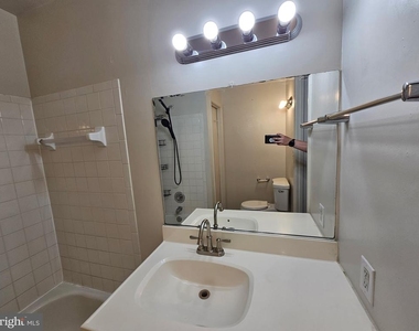 100 Chesterfield Lane - Photo Thumbnail 22