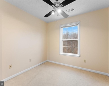 407 Lakeview Court - Photo Thumbnail 23