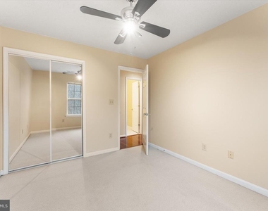 407 Lakeview Court - Photo Thumbnail 27