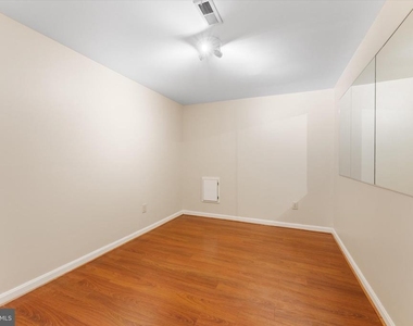407 Lakeview Court - Photo Thumbnail 31