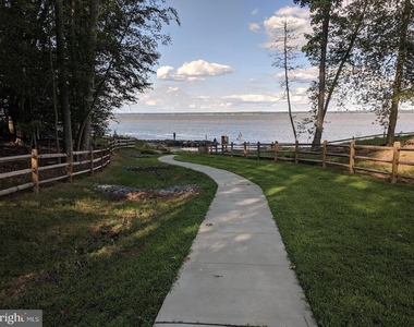 407 Lakeview Court - Photo Thumbnail 37
