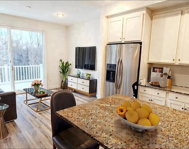 5053 Bigleaf Road - Photo Thumbnail 8