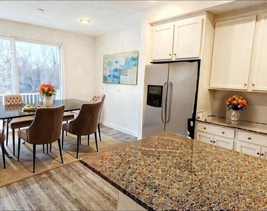 5053 Bigleaf Road - Photo Thumbnail 6
